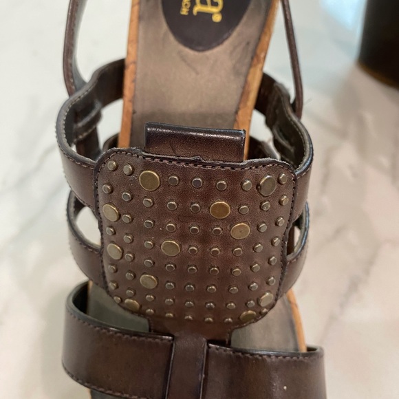 Ana A New Approach Brown Wedge Heels, Size 6M - Picture 3 of 4